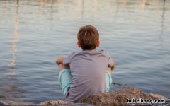 14一15岁叛逆期特别厉害怎么办 与叛逆期男孩沟通的9个技巧