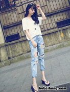 牛仔裤应该怎么穿好看 牛仔裤应该怎么穿才好看