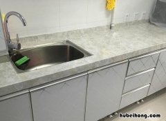 厨房灶台用什么材料做好 怎样清洁灶台