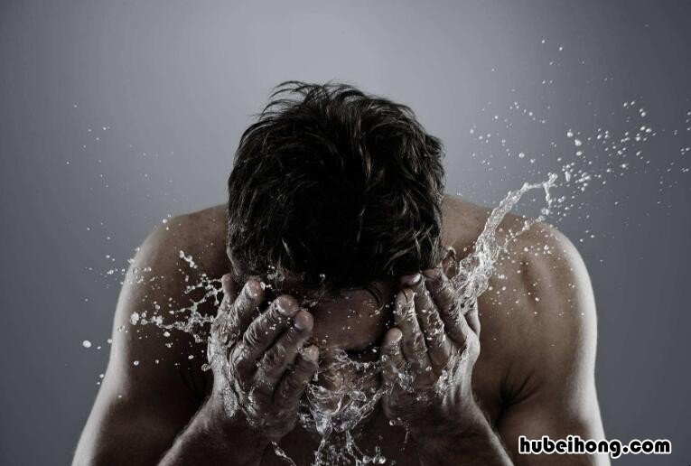 男士护肤小技巧 男生应该怎么护肤保养