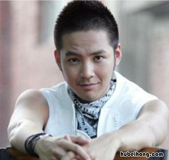 男生什么发型好看? 男生比较流行的发型