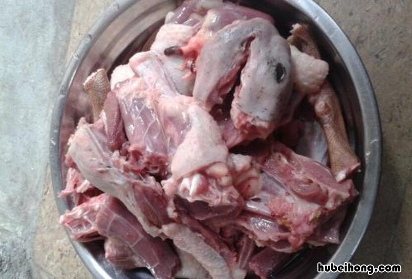 炖鸭肉要炒焯水吗 炖鸭子需要焯水吗