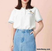 白色牛仔裙配什么衣服好看 白色牛仔裤配什么t恤好看