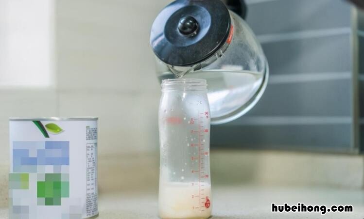 给婴儿冲奶粉的温度是多少 婴儿冲奶粉的温度多少合适