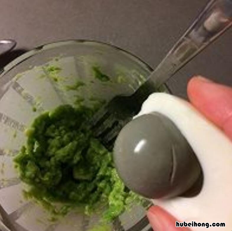 牛油果鸡蛋酱怎么做才好吃 牛油果怎么做成酱