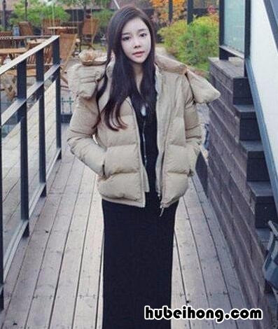 短款羽绒服应该配什么裙子 短款羽绒服适合配的裙子图片女