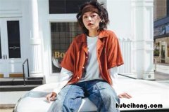 砖红色衬衫怎么搭配裤子 砖红色衬衫怎么搭配衣服