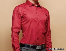 砖红色短袖配什么裤子 砖红色的衣服配什么颜色的裤子好看