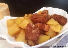 肥肉炖土豆怎么做才好吃? 肉加土豆怎么做才能最好吃