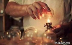 拔罐的罐子怎么取下来 拔罐怎么拿出来