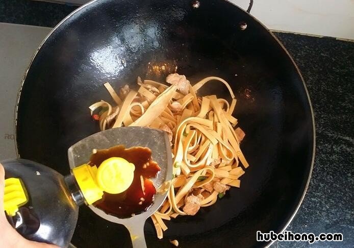 白豆腐炒肉怎么做好吃 白豆腐炒肉的做法
