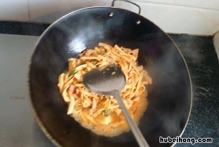 白豆腐炒肉怎么做好吃 白豆腐炒肉的做法