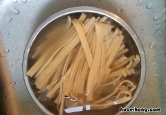 白豆腐炒肉怎么做好吃 白豆腐炒肉的做法