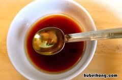 米醋和白醋的区别是什么 米醋和白醋的区别是什么 常用食醋有哪些