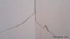 内墙砖开裂是什么原因 红砖墙体开裂是什么原因