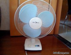 夏天如何吹电风扇 夏天只有风扇怎么吹才凉快点