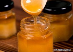蜂蜜夏天一定要放冰箱吗 夏天蜂蜜是不是要放冰箱