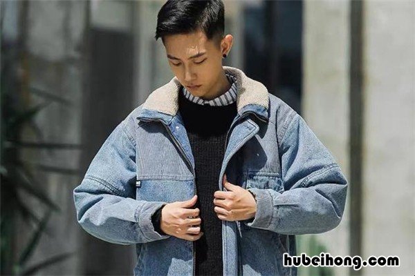 羊羔毛外套配宽松牛仔裤好看吗图片 羊羔毛外套配宽松牛仔裤好看吗女生