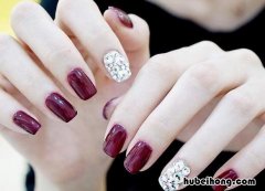 美甲选颜色有什么技巧 美甲选颜色有什么技巧和方法