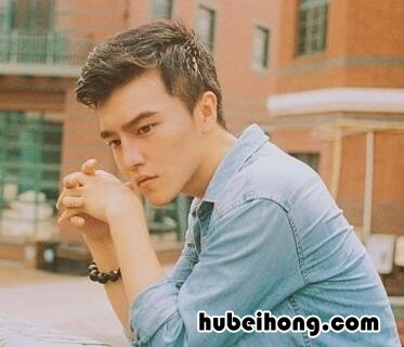 脸小又瘦的男生适合什么发型 瘦长脸适合什么短发型男