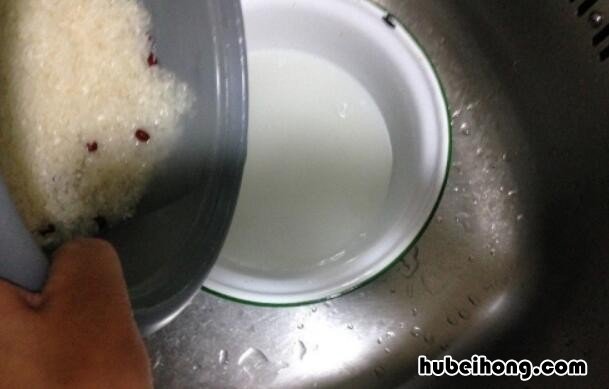 小米红豆大米粥的做法 红豆米粥的正确做法大全