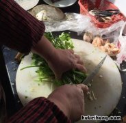 芹菜肉馅怎么调好吃视频 芹菜猪肉饺子馅怎么调好吃