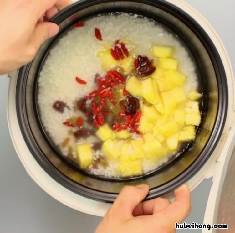 菠萝饭的做法 最正宗的做法 菠萝炒饭怎么做