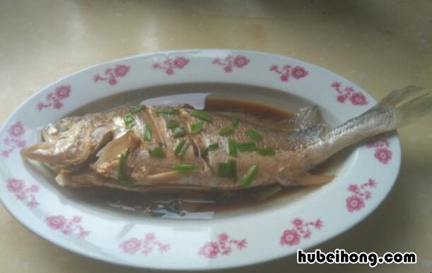 葱油黄鱼怎么烧 葱油黄鱼图片