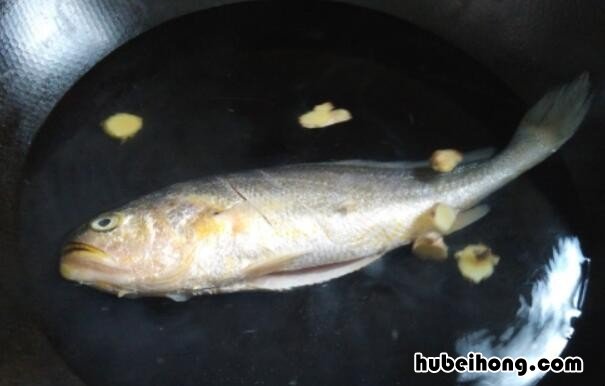 葱油黄鱼怎么烧 葱油黄鱼图片