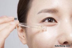 护肤一定要用精华和面霜吗女生 护肤一定要用精华吗?