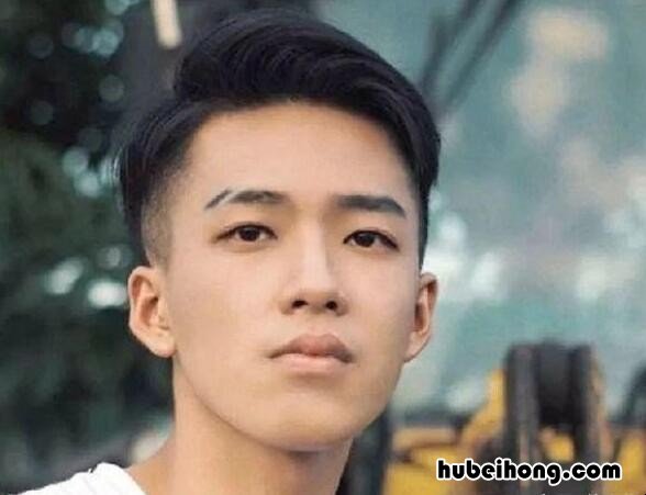男发型好看的图片 男发型参考