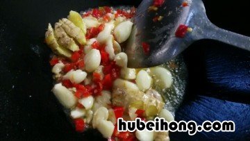 鳝鱼蒜苗的做法 蒜苗烧鳝段