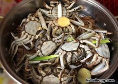 蒸螃蟹放些什么佐料 蒸蟹的时候放什么比较好