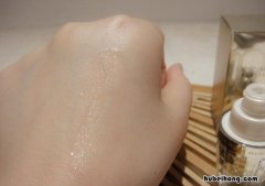 肌底液的正确使用方法 肌底液和精华液一样吗