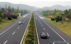 开轿车跑长途要备些什么东西才能开 轿车跑长途需要准备什么