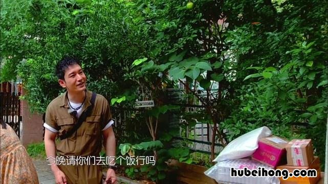 赵丽颖中餐厅路透视频 赵丽颖在中餐厅里面的造型