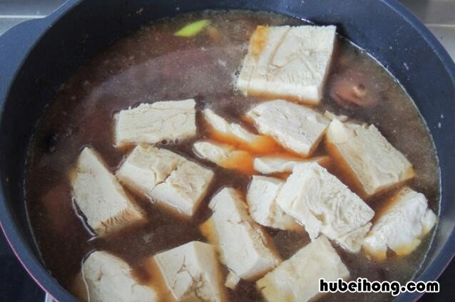 油豆腐炖鸡的做法 油豆腐焖鸡爪