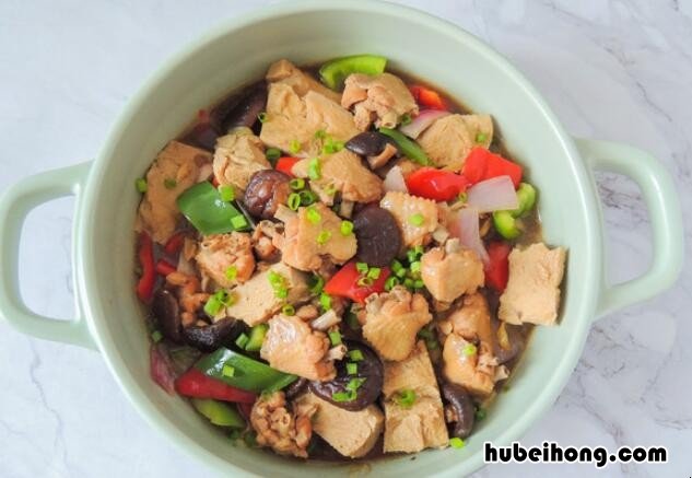 油豆腐炖鸡的做法 油豆腐焖鸡爪