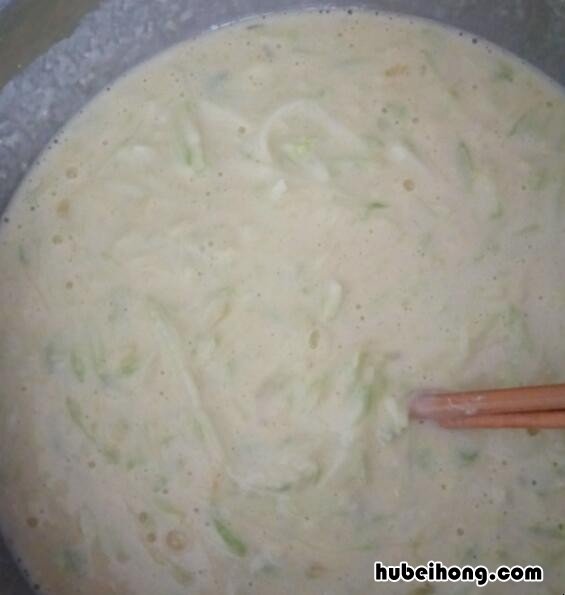 煎西葫芦饼的做法视频教程全集 煎西葫芦饼的做法视频教程窍门