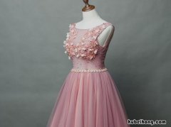 冬天晚礼服怎么穿 冬天穿晚礼服搭配什么鞋子