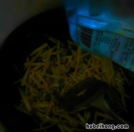 超级辣土豆丝怎么做好吃 超级辣土豆丝怎么做的