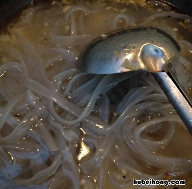 食材_酸菜冻豆腐粉条的做法窍门 酸菜冻豆腐粉条图片