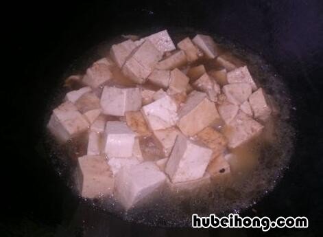 韭菜炖大豆腐的做法 韭菜顿豆腐