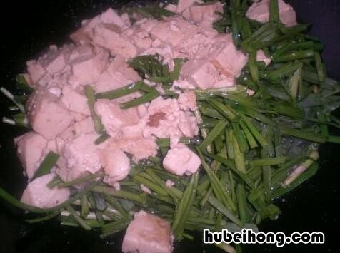 韭菜炖大豆腐的做法 韭菜顿豆腐