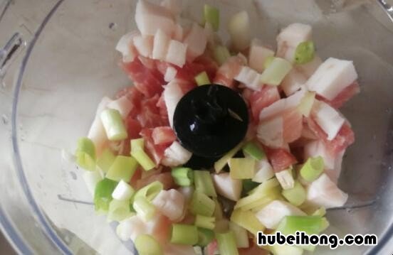 韭菜肉饺子馅怎么做好吃,必须要放鸡蛋吗 韭菜肉饺子馅怎么做?