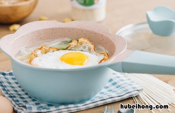 宝宝辅食锅烧焦了怎样处理 宝宝辅食锅烧干锅了锅底糊黑了怎么办