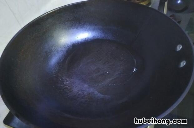 香椿炒鸡蛋怎么做的 香椿炒鸡蛋的做法怎么做