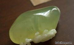 岫玉跟和田玉哪个好一点 岫玉和田玉翡翠的区别图片