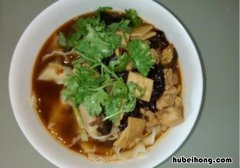 香菇鸡丁拌面高清图片 香菇鸡丁的做法视频