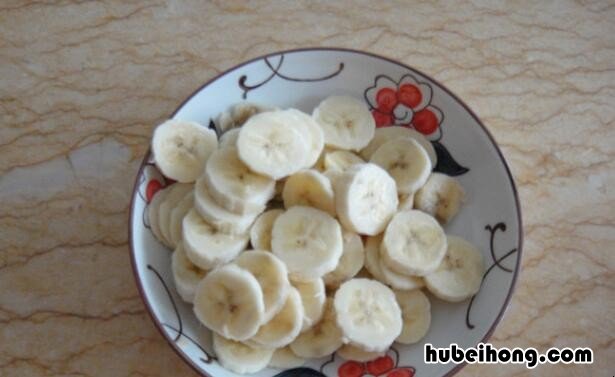 自制香蕉薄饼 香蕉溥饼怎样做